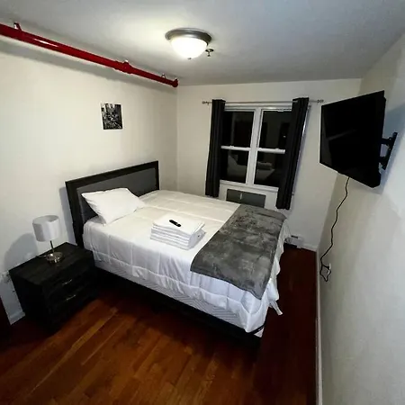 Beautiful 3 Bed 2 Bath 2 Balcony-2