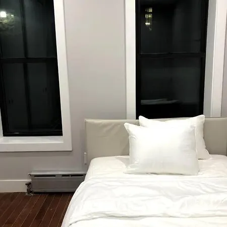 Cozy Cottage In Bronx With Good Bedrooms-2
