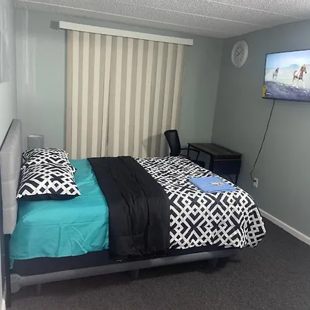 3 Bedroom Home In Queens, New York-2
