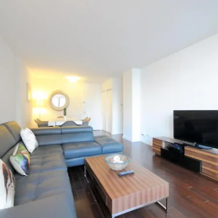 Two Bd Apartment At Midtown East-3