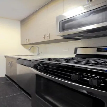 Two Bd Apartment At Midtown East-2