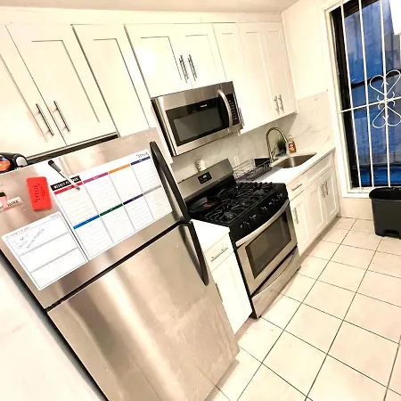 Big Bedroom Best Location ! - Free Parking And First Floor-3