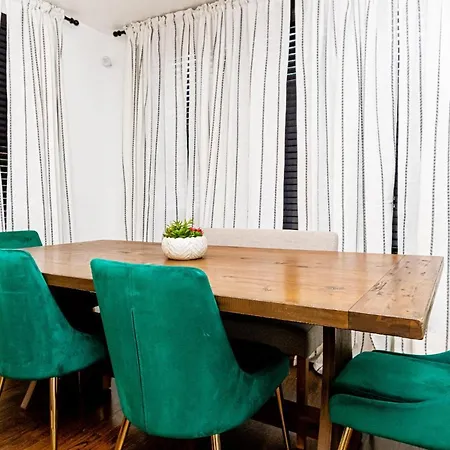 Brooklyn Trio Luxe - Entire Home-3