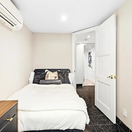Luxurious 4 Bedroom Townhouse-2