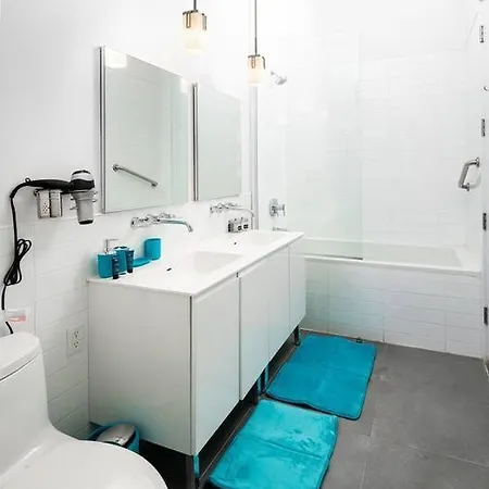 Freshly Renovated 2Bd/1.5Ba Apartment In Downtown-2
