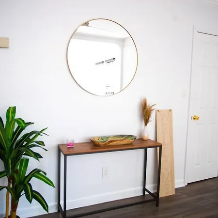 Beautiful 3-Bedroom Home In Brooklyn With Parking-3