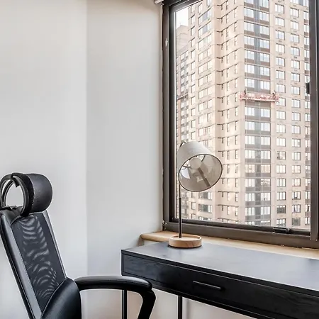 Ues 2Br W Elevator Doorman Gym Nr Central Park Nyc-1071-3