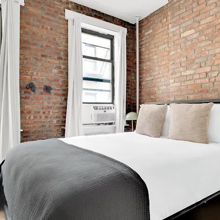 Classic Les 1Br W Wd Nr Bd Train Nyc-870-3