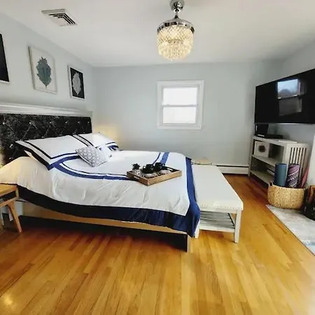 Queens House Of Comfort 4Bedroom-3