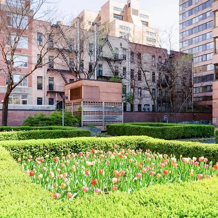 Ues 2Br W Elevator Doorman Gym Nr Central Park Nyc-1071-2