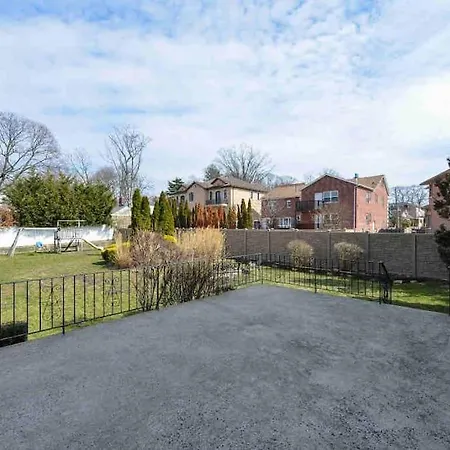 Holliswood Oasis-2