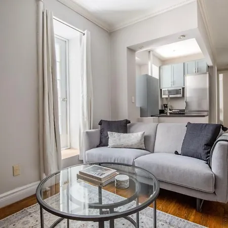 Soho 1Br W Private Deck Wd Nr New Museum Nyc-1104-2