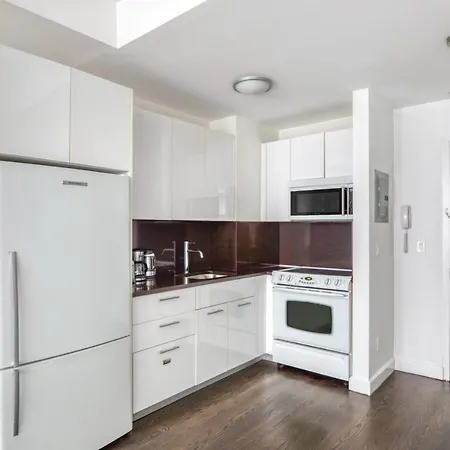 Uws 1Br W Gym Doorman Nr Central Park Nyc-1100-3