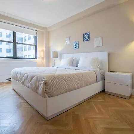 Three Bd Two Ba At Upper East Side-3