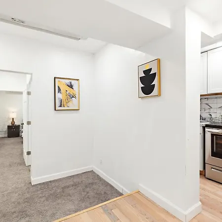 Luxurious 4 Bedroom Townhouse-3