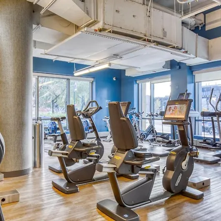Lic 1Br W Doorman Gym Pool Nr E River Nyc-690-2