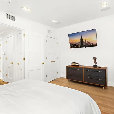 Luxurious 5 Bedroom Townhouse-2