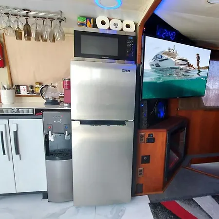 Oceanfront 3-Decks Condo @ Yacht-3