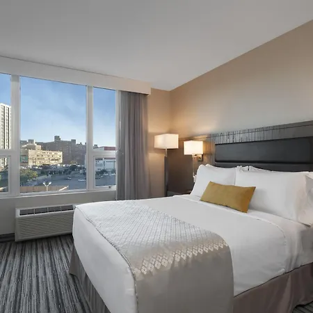 Wyndham Garden Laguardia South-3