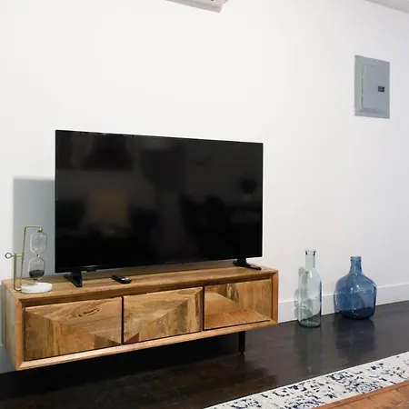 39-1 Renovated 3Br Prime Midtown West-2