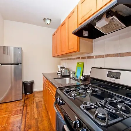 102-2A Specious 2Br Best Value Near Cntrl Park-3