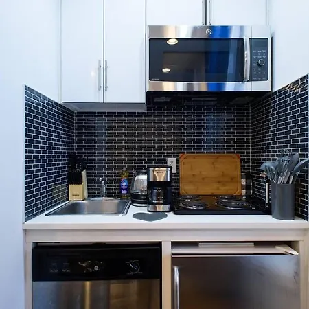 69-4B Modern Lower East Side 1Br Prime Location-3