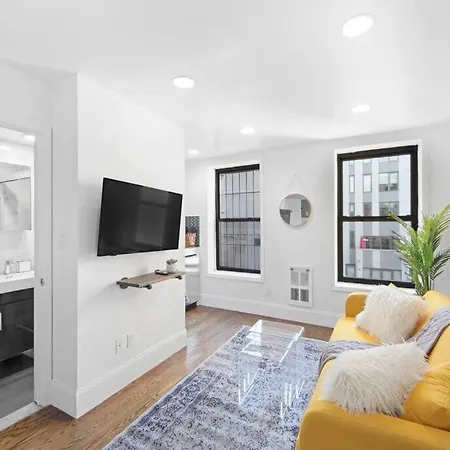 69-4B Modern Lower East Side 1Br Prime Location-2
