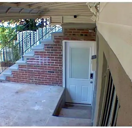 3 Bedroom 4 Bed Duplex Large Backyard-2