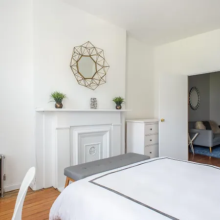 1571-4S 2Br 2 Blocks From Subway Upper East Side-3