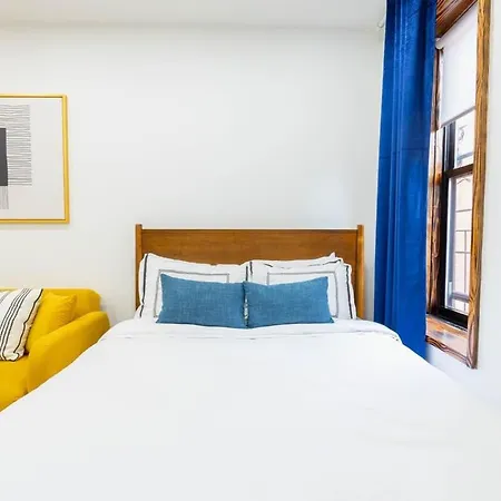1597-1 Large Studio W D In The Unit Prime Ues-2