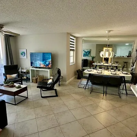26-2A New Studio Prime 20'S W D Newly Furnished-3