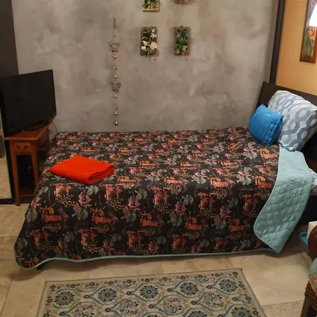 Cozy Studio At The Heart Of Jackson Heights-2