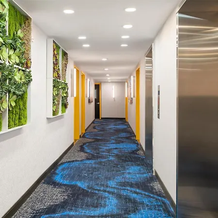 Glo Best Western Bronx Nyc-2
