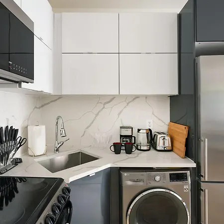 78-4B New Quality 1Br W&D In Unit Skylights-2