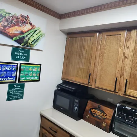 Booking.Com Exxlusive: Fully Furnished One Bedroom Entire Apartment With Full Size Bed. For One Person Or Couple, Soulmate Positive Friendship-3