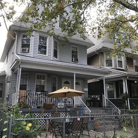 Classical American House 3-2