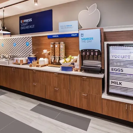 Holiday Inn Express Kennedy Airport, An Ihg Hotel-3